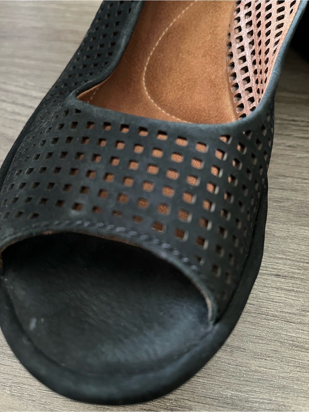 Clarks Black Suede Reedly Salene Wedge Open Toe Sandal with Ankle Strap Size 9.5 - Picture 3 of 11